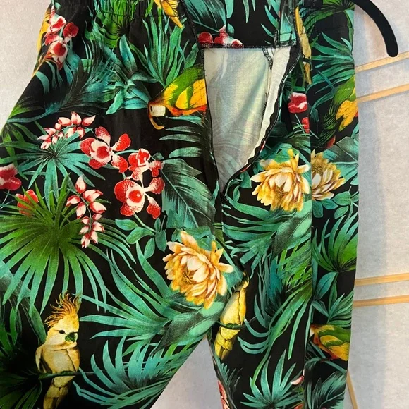 Laura Byrnes Pinup Tropical Parrot Print Pants - Picture 7 of 8